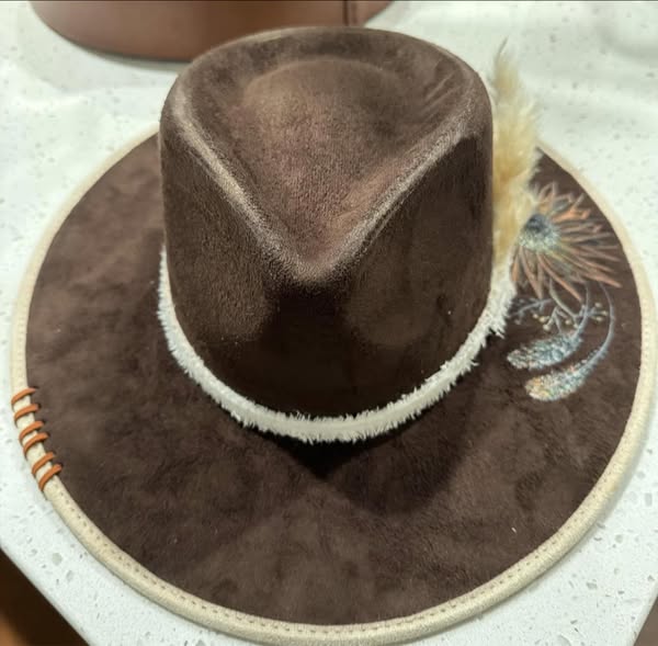 "Calista" - a 2-tone Rancher, tear drop style